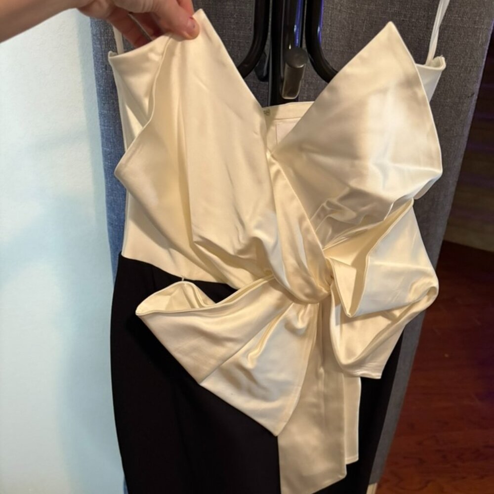 White House Black Market Strapless Bow Dress